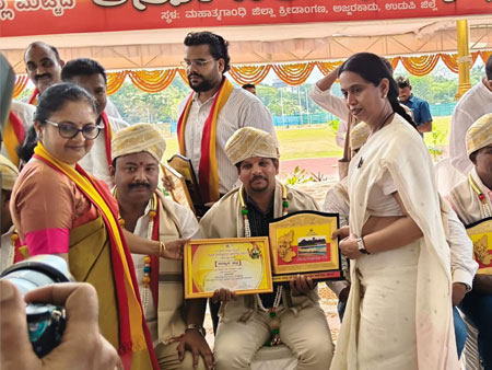 ಡಾ| ನಿತ್ಯಾನಂದ ಶೆಟ್ಟಿ ಅಂಪಾರುರವರಿಗೆ ಉಡುಪಿ ಜಿಲ್ಲಾ ಕರ್ನಾಟಕ ರಾಜ್ಯೋತ್ಸವದ ಗರಿ