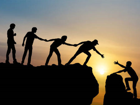 ಜಗತ್ತೇ ಬೆನ್ನು ತಿರುಗಿಸಿದಾಗ ನೆರಳಾಗಿ ನಿಲ್ಲುವವರು ಮಾತ್ರ “ನಮ್ಮವರು”