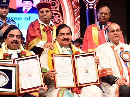 ಡಾ. ಎಂ ಮೋಹನ ಆಳ್ವರಿಗೆ ಗೌರವ ಡಾಕ್ಟರೇಟ್ ಪ್ರದಾನ