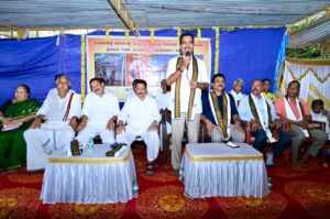 ಅಮ್ಮನ ನೆನಪಿಗಾಗಿ ಬಡ ಕುಟುಂಬಕ್ಕೆ ಮನೆ ನಿರ್ಮಿಸಿಕೊಟ್ಟ ಉಮೇಶ್ ಶೆಟ್ಟಿ ಶೆಡ್ಡೆ ಸೋದರರು